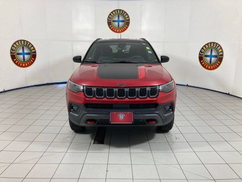 Used 2025 Jeep Compass Trailhawk AWD/4WD image 19