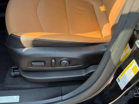 Used 2018 Chevrolet Equinox Premier FWD image 21