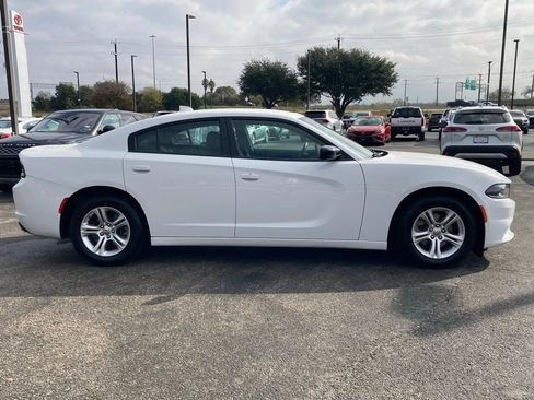 Used 2023 Dodge Charger SXT image 4