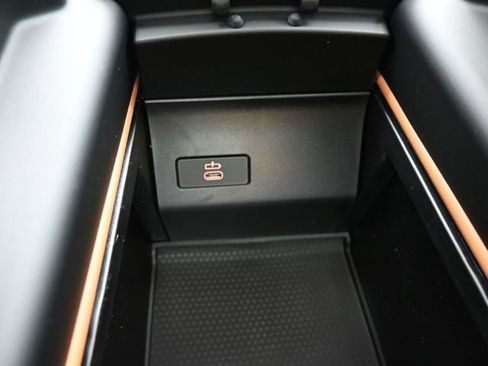 New 2026 BMW X5 xDrive50e w/ Climate Comfort Package image 31