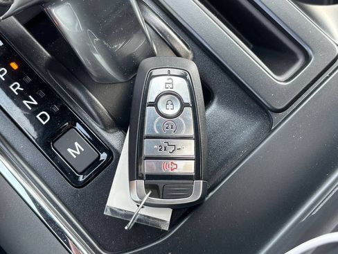 Used 2025 Ford F150 Lariat w/ Equipment Group 502A High AWD/4WD image 13