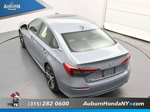 Used 2024 Honda Civic Touring image 27