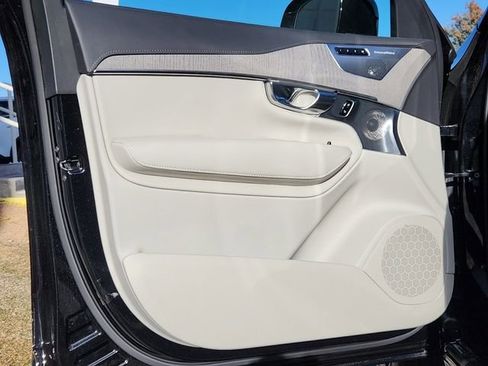 New 2025 Volvo XC90 B6 Ultra w/ Protection Package image 7