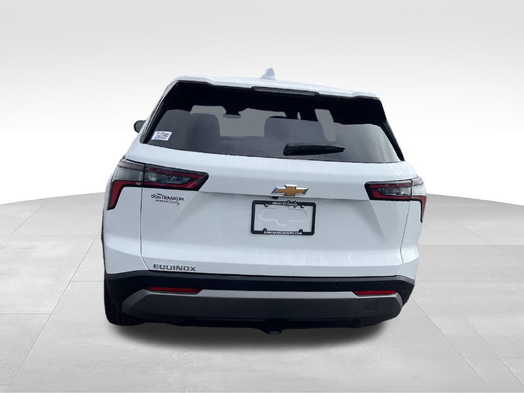 Used 2026 Chevrolet Equinox LT FWD image 4