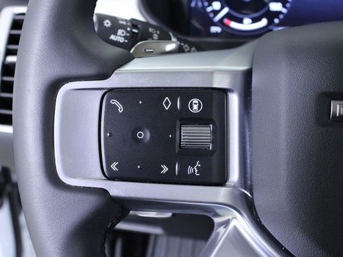 Used 2025 Land Rover Discovery Dynamic SE AWD/4WD image 24