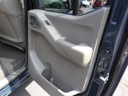 Used 2020 Nissan Frontier SV image 34