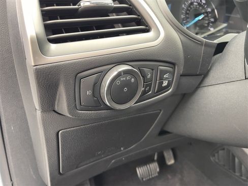 Used 2023 Ford Edge SEL image 16