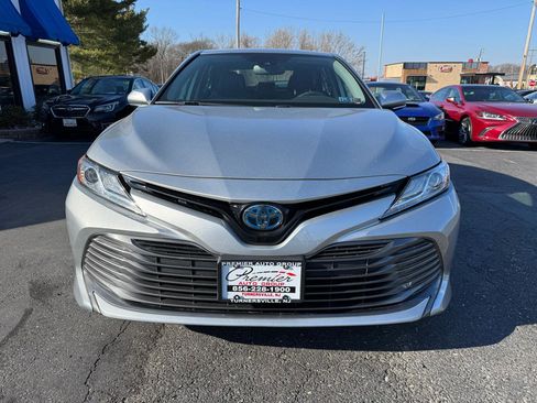 Used 2020 Toyota Camry XLE FWD image 2