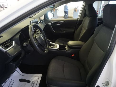 Certified 2025 Toyota RAV4 XLE AWD/4WD image 18