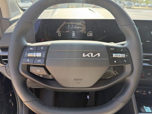 New 2026 Kia Sportage EX image 30