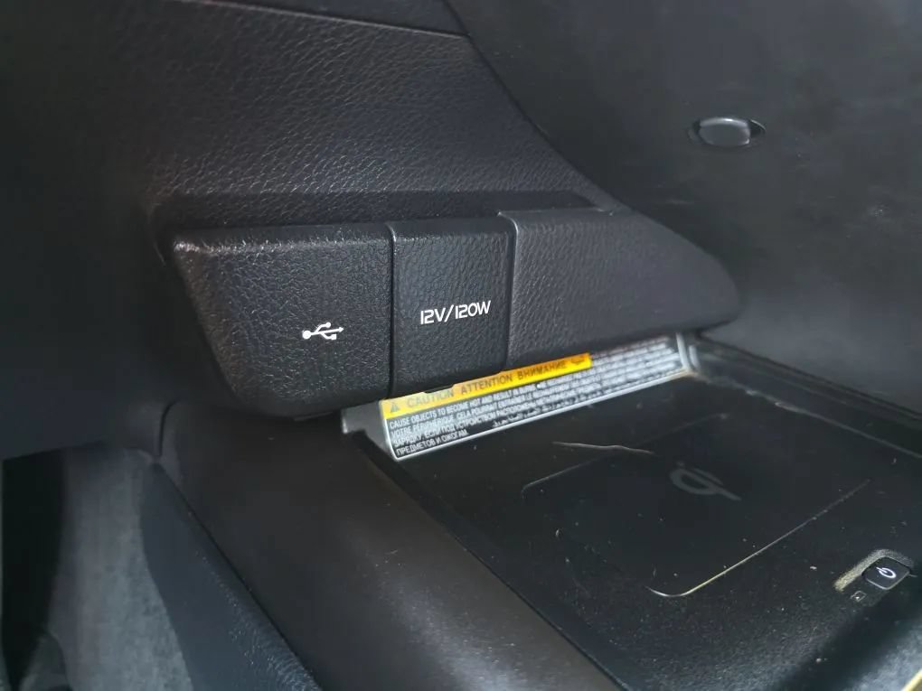 Used 2021 Toyota Camry XLE FWD image 32