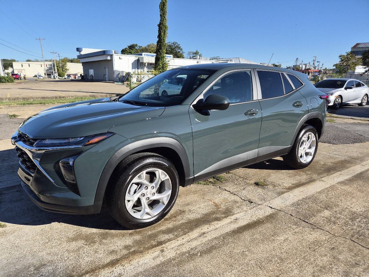 Used 2026 Chevrolet Trax LS w/ LS Convenience Package FWD image 3