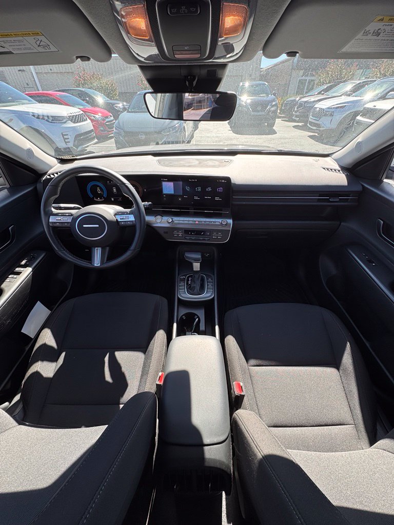 Used 2025 Hyundai Kona SEL AWD/4WD image 16