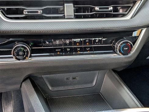 New 2026 Chevrolet Equinox LT image 17