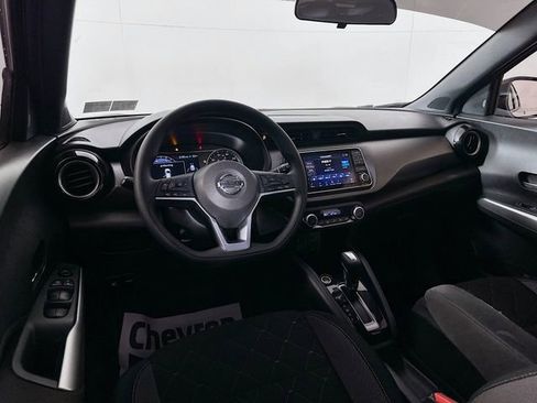 Used 2020 Nissan Kicks SV image 19