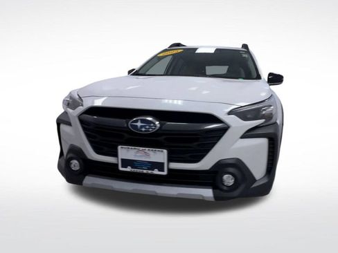 Used 2025 Subaru Outback Limited AWD/4WD image 3