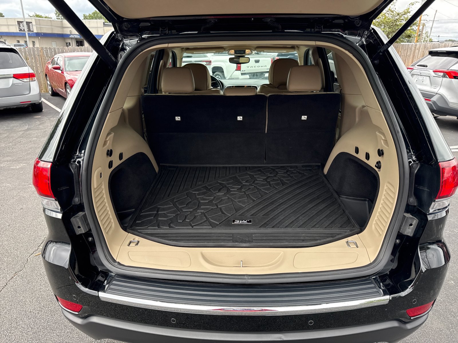 Used 2021 Jeep Grand Cherokee Limited AWD/4WD image 22