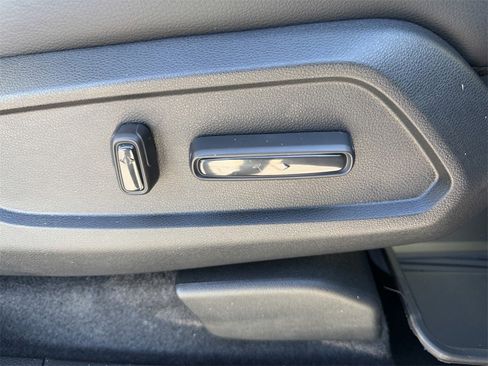 New 2025 Honda Pilot Touring image 23