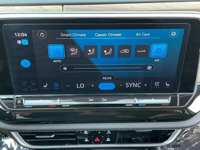 Used 2025 Volkswagen Atlas SE FWD image 25