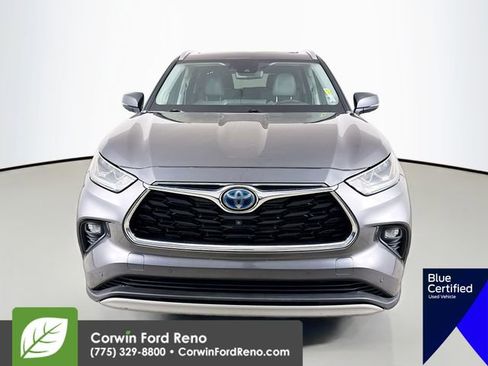 Used 2021 Toyota Highlander Platinum AWD/4WD image 2