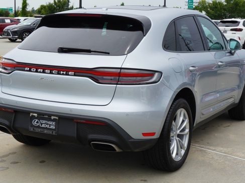 Used 2025 Porsche Macan AWD/4WD image 6