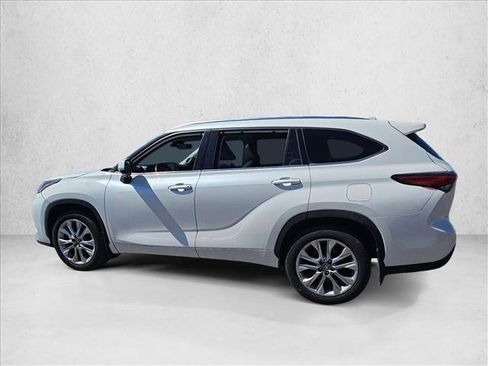 Used 2021 Toyota Highlander Limited AWD/4WD image 6