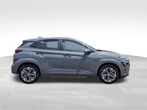 Used 2023 Hyundai Kona SE FWD image 9