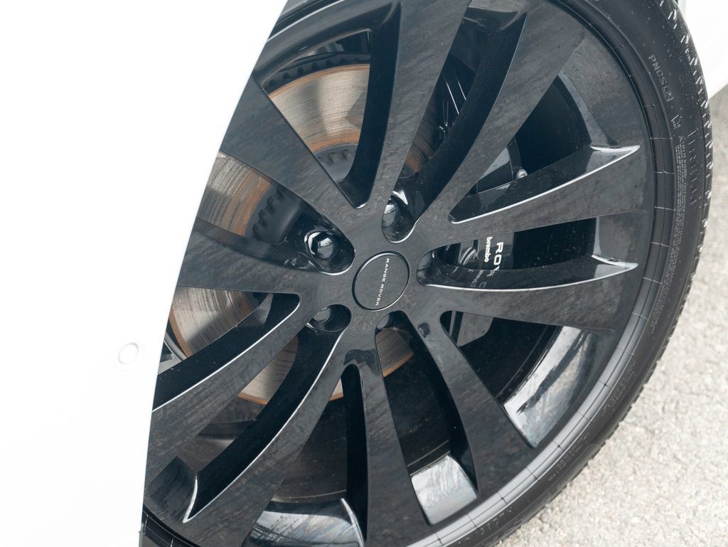 New 2026 Land Rover Range Rover Sport Dynamic SE AWD/4WD image 9