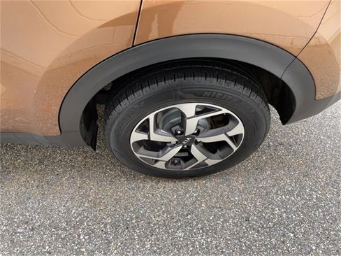 Used 2021 Kia Sportage LX image 10