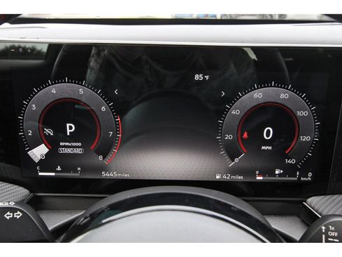 Certified 2025 Nissan Kicks SR FWD image 16