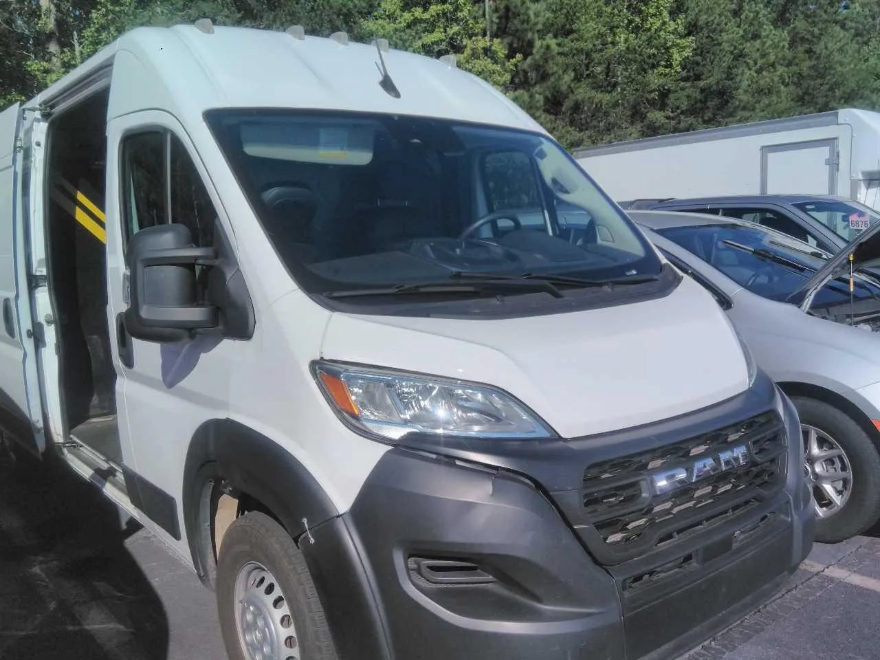 Used 2024 RAM ProMaster 3500 w/ Convenience Group FWD image 3