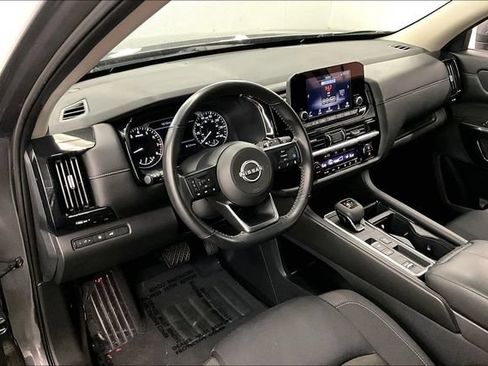 Used 2025 Nissan Pathfinder SV FWD image 15