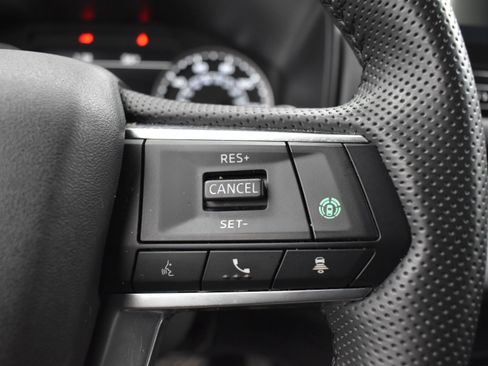 Used 2025 Mitsubishi Outlander AWD image 10