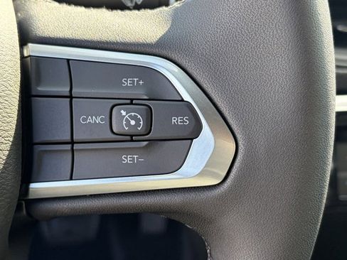 New 2026 Jeep Compass Latitude image 17