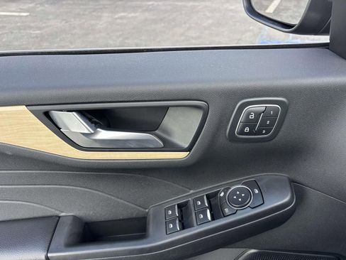 Used 2022 Ford Escape Titanium w/ Titanium Elite Package image 14