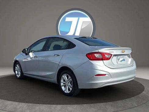Used 2019 Chevrolet Cruze LS w/ LS Convenience Package FWD image 16