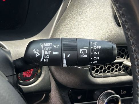 Used 2024 Honda HR-V EX-L image 22