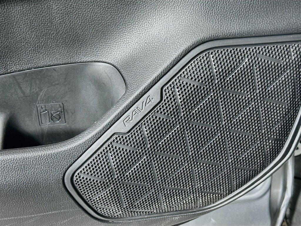 Certified 2025 Toyota RAV4 XLE FWD image 19