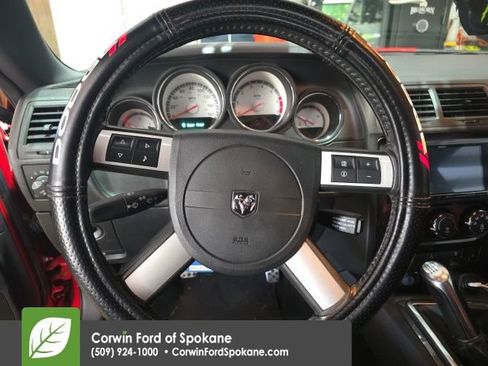 Used 2009 Dodge Challenger R/T RWD image 2
