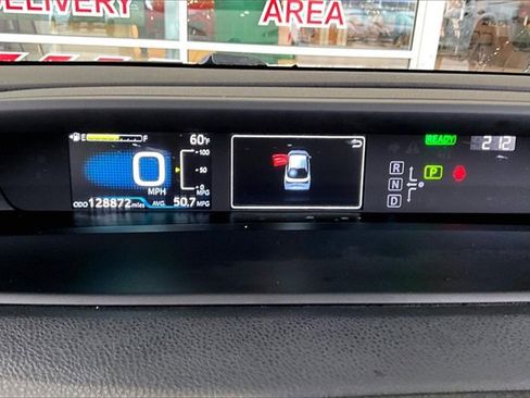 Used 2021 Toyota Prius LE image 12