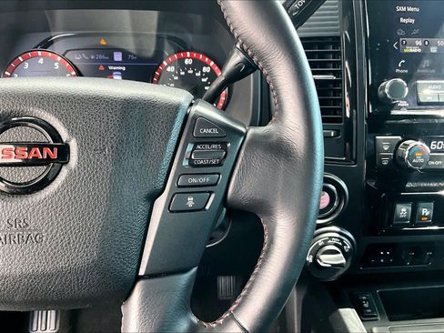 Used 2021 Nissan Titan PRO-4X w/ Pro-4x Convenience Package AWD/4WD image 24