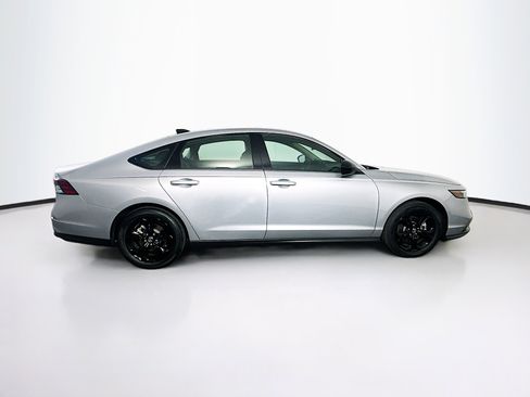 Used 2025 Honda Accord SE image 10