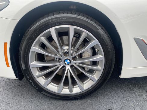 Used 2023 BMW 530i w/ Convenience Package image 9