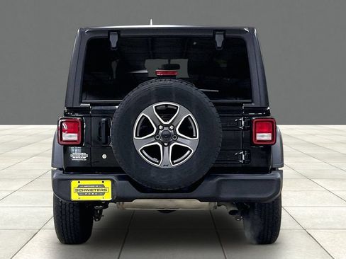 Used 2020 Jeep Wrangler Sport AWD/4WD image 4