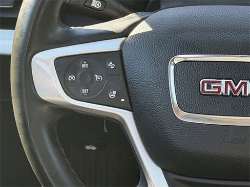 Used 2024 GMC Terrain SLT image 12