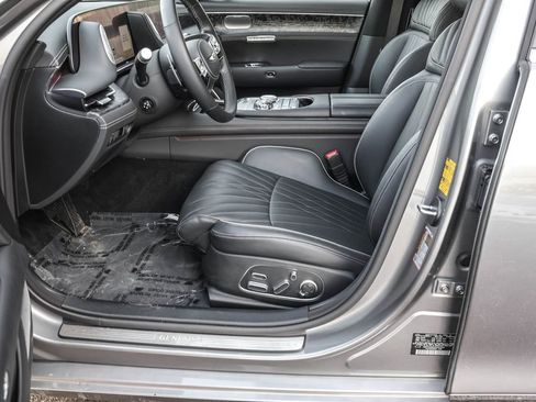 Used 2025 Genesis G90 3.5T image 24