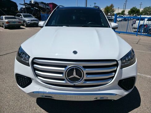 Used 2025 Mercedes-Benz GLS 450 4MATIC image 4