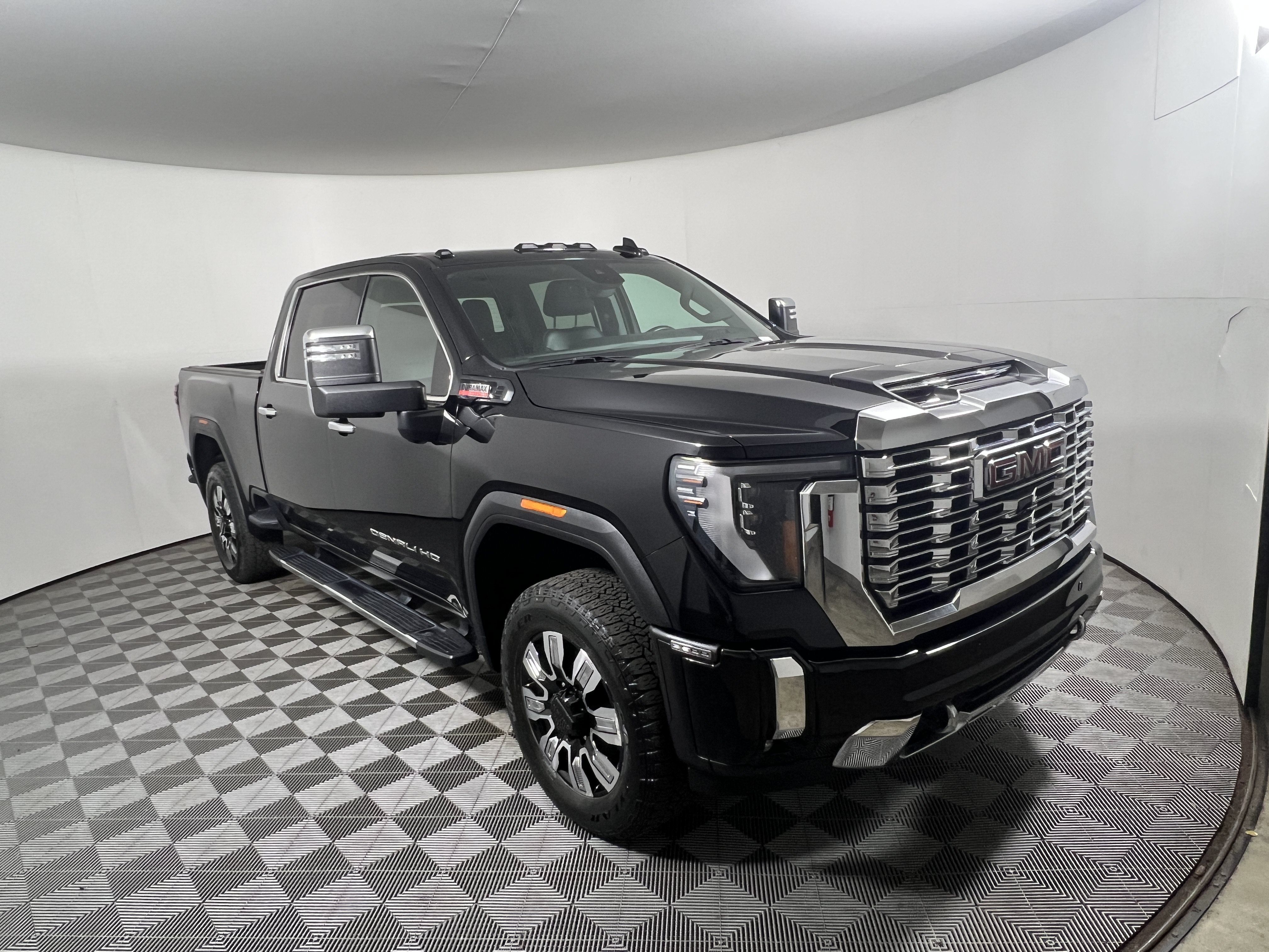 Used 2024 GMC Sierra 2500 Denali w/ Denali Reserve Package AWD/4WD image 7
