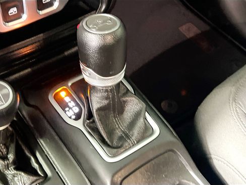 Used 2020 Jeep Wrangler Sport image 25