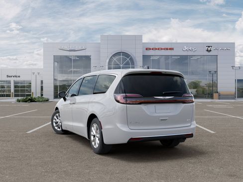 New 2026 Chrysler Pacifica Select image 19